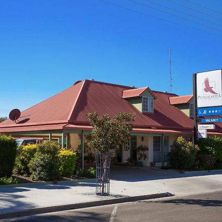 Pioneer Motel Goondiwindi Exteriör bild